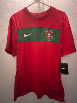 Soccer Fans! Vintage Portugal Ronaldo #7 Jersey!