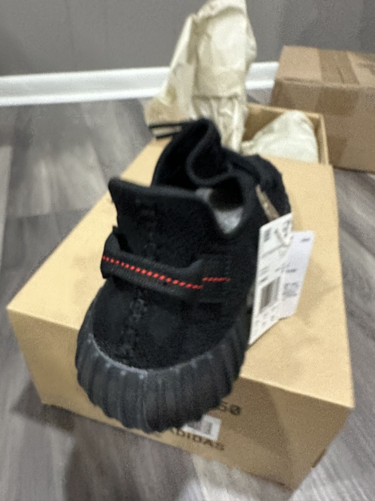 adidas Yeezy Boost 350 V2 Black Red SZ11 100% Ds