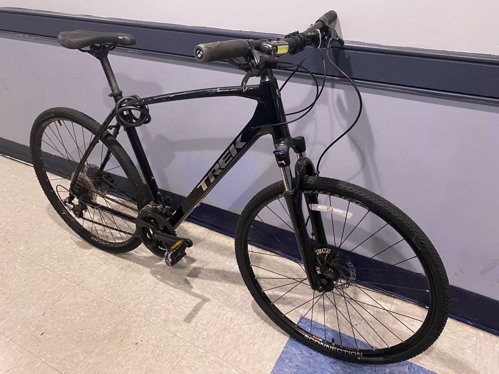 Large Frame Trek Dual Sport Hybrid Bike