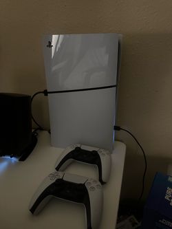 PS5 digital with 2 controllers