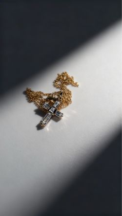 18k Diamond Cross necklace