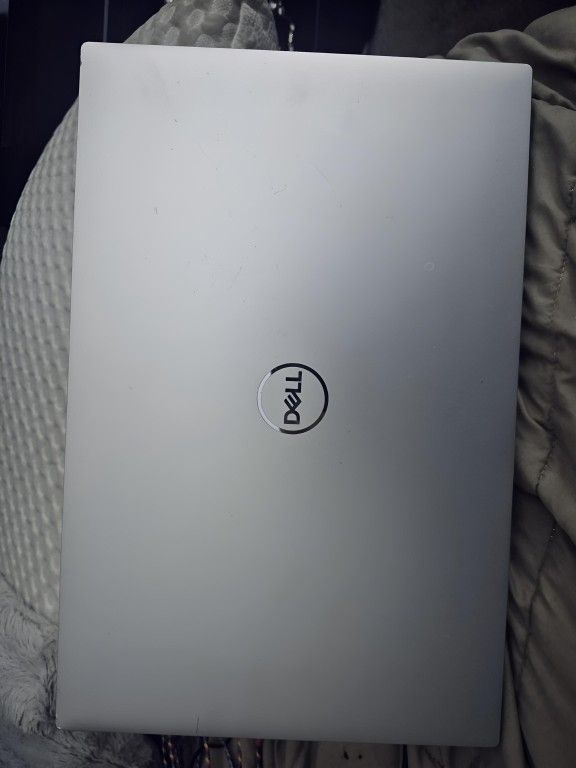 Dell XPS 17 9700 Laptop
