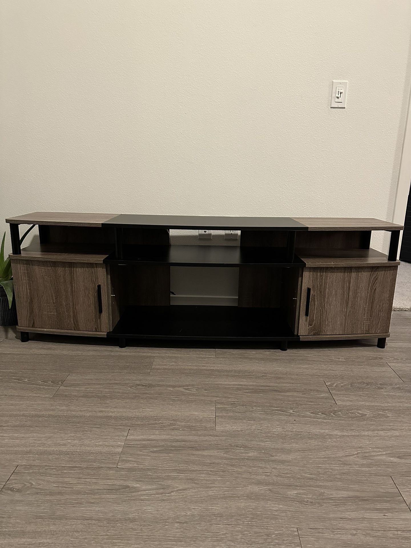 TV Stand/Entertainment Center 63"
