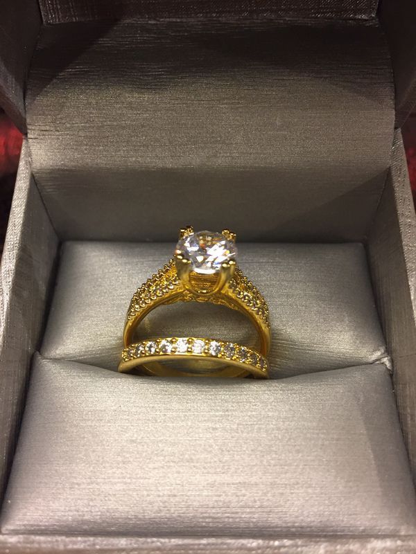 18K Gold plated Engagement/Wedding Ring set - Solitaire Diamond for Sale in Miami, FL - OfferUp