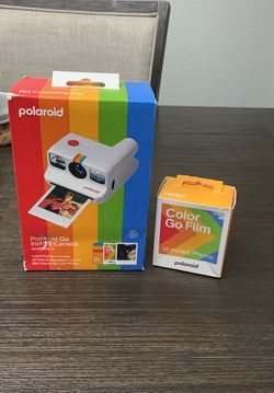 Polaroid Go Generation 2 Instant Camera Everything Box and Extra Film White