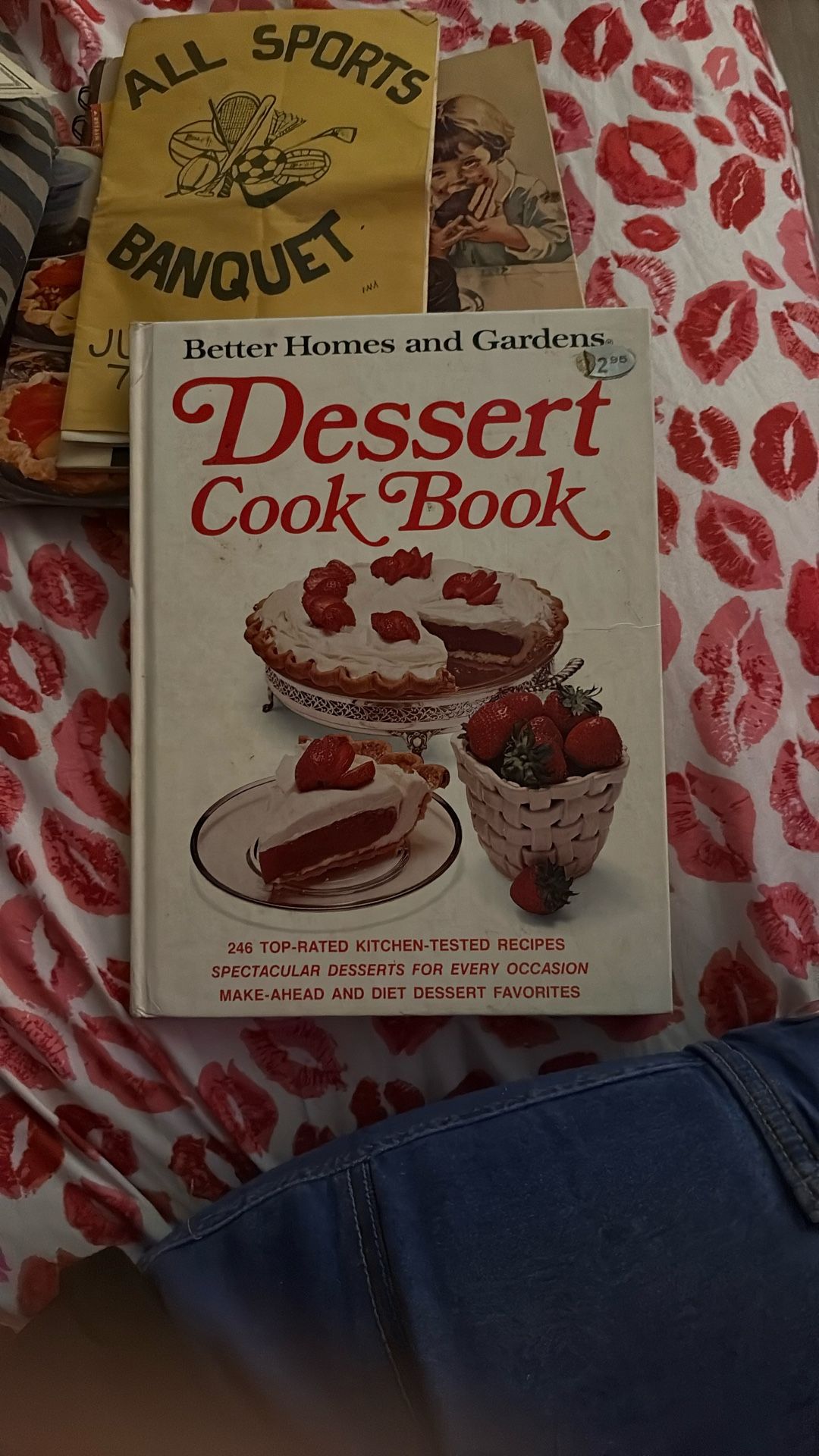 Better Homes & Gardens Dessert Cook Book 1973 by Nancy Morton (Editor)