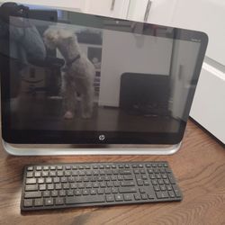 23" HP 2 in 1 Touchscreen Desktop