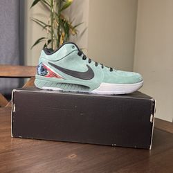 Kobe 4 Girl Dad size 10M