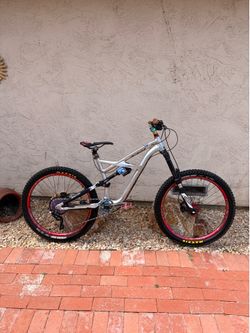 Specialized FSR Enduro Mountain Bike