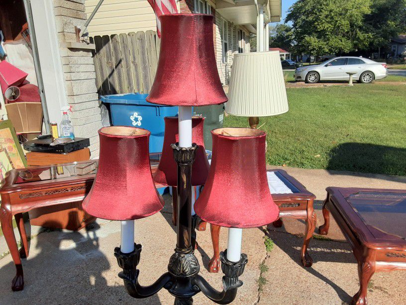 Super Nice Looking VINTAGE LAMP  With  SHADES 