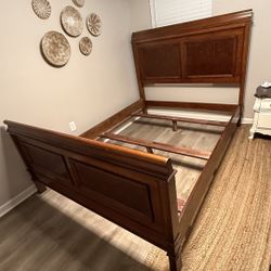 BEDROOM SET