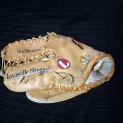 TPX LOUISVILLE SLUGGER SIX SHOOTER BASEBALL GLOVE,  FOR LEFTYS