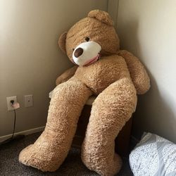 Giant Stuffed Bear 