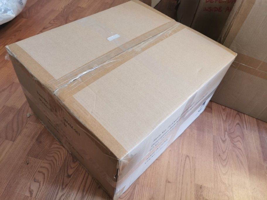 Large Solid Cardboard Boxes - 22" X 20" X 12"