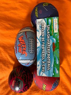 Water toys for pool / lake (4 balls)
