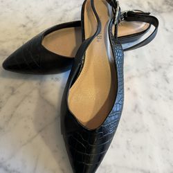 Only worn once women's black flats size 8.5