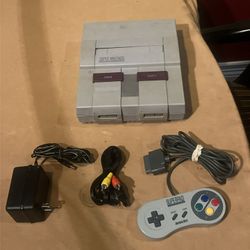Nintendo Super Nintendo SNES (SNS-001) Console w/ Cords & Controller Tested
