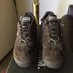 Women’s Puma Roma’s Worn Once Just Like New! Women’s Size 9