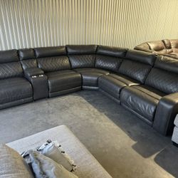 Free Delivery* Like New Gray Leather Sectional Sofa with Recliners!