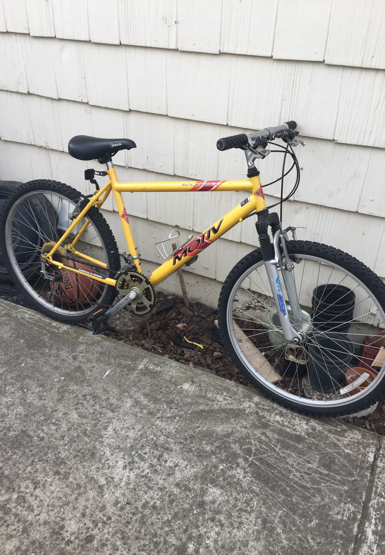 Motiv rockridge best sale bike 21 speed