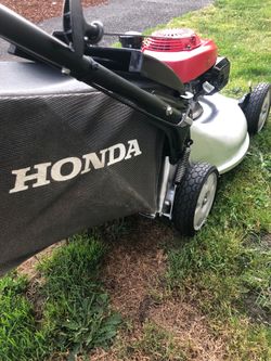 Genuine Honda, self-propelled, lawnmower nice