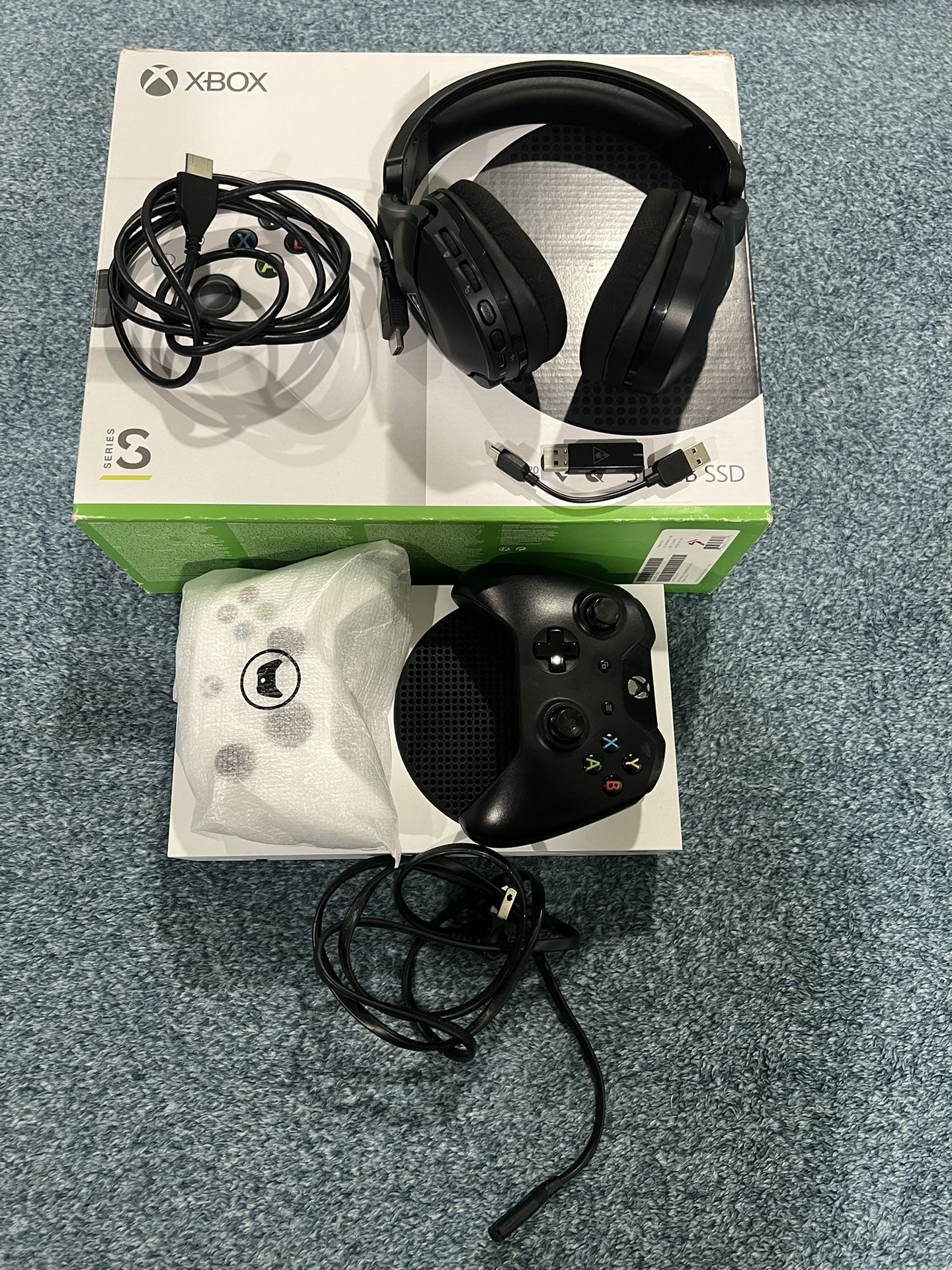 Xbox series S with Two controllers And Turtlebeach Headset