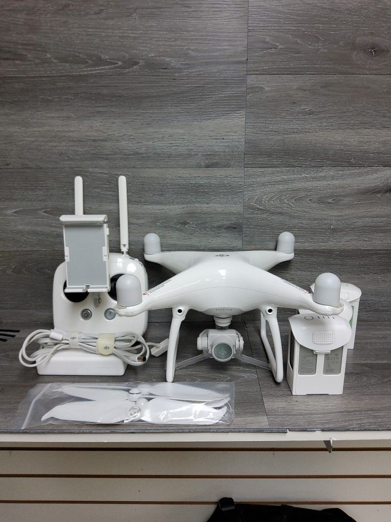 Dji Phantom 4 Drone ( WM330A ) Quadcopter Kit W Bag