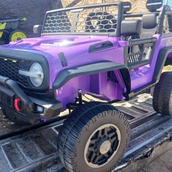 Xuanlur 12V Ride on Toys for Kids, 2 Seater Kids Ride on Truck with Remote Control, Powerful 200W Motor, Bluetooth, MP3, 2 Seat Belts, Lights, Electri