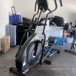  NAUTILUS Elliptical 