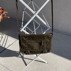 Banana Republic Canvas Messenger Bag 💼 