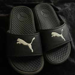 PUMA SLIDES 