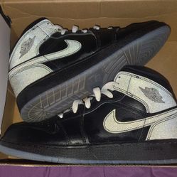 Nike Jordans Size 7 Big Kids And Vans 8 Women 6.5 In Men