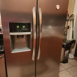 Appliances Oven Refrigerator 