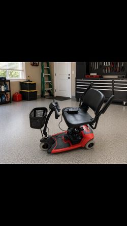 Pride Mobility Electric 3 Wheel Scooter