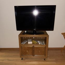 TV Stand with TV - Pure Wood