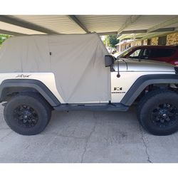 Jeep Wrangler 2- Door Trail Cover