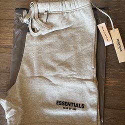 Essentials Shorts