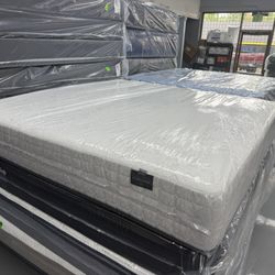 KING SIZE KLUFT AIRELOOM HYBRID MATTRESS & BOX SPRINGS BED SET