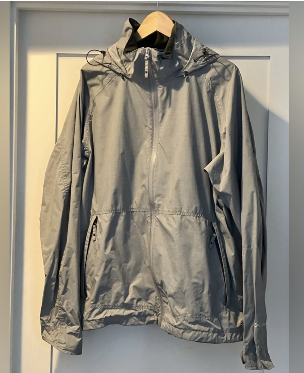 Men’s Columbia Rain Jacket. Size XL