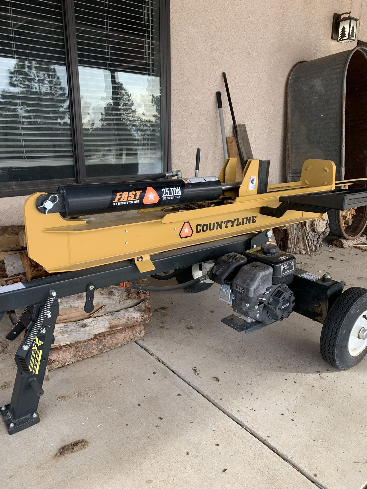 County Line 25 Ton Log Splitter