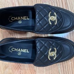 Chanel Turnlock Losfer