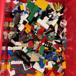 2 LB’s of Lego / Legos See all pictures for exact pieces Set  #36