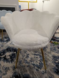 Fluffy Faux Fur Vanity Chair with Back, Mid-Century Modern Small Accent Chair for Living Room, Golden Metal Legs Upholstered Makeup Chair, 1Pcs Bedroo