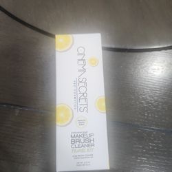 Cinema Secrets Brush Cleaner Travel Kit 