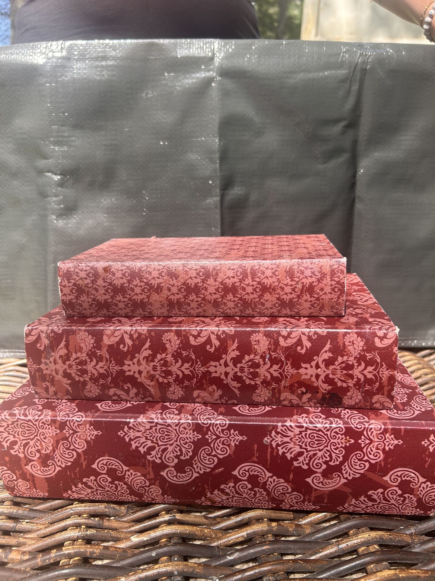 Three multi-sized hide away book set