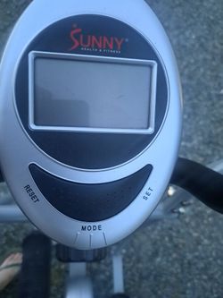 Sunny Heath and fitness crosstrainer