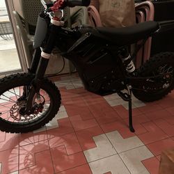 60V moto tec with charger, basically brand new(will negotiate)