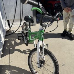 Green Woom 2 Lightweight Bike For 3+ Year Old