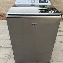 Washing Maytag 