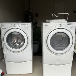 Washer & Dryer With Pedestals 